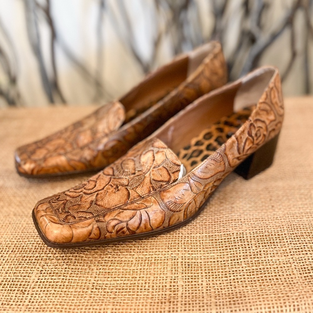 August Max Tooled Floral Leather Block Heel Loafer Size 9.5 Italy